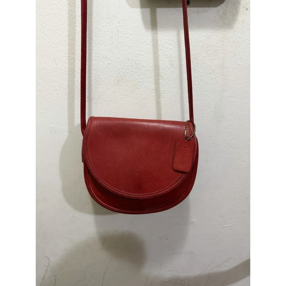 COACH Vintage Glove Tanned Leather Saddle Bag Red Crossbody 9923 Made in USA
